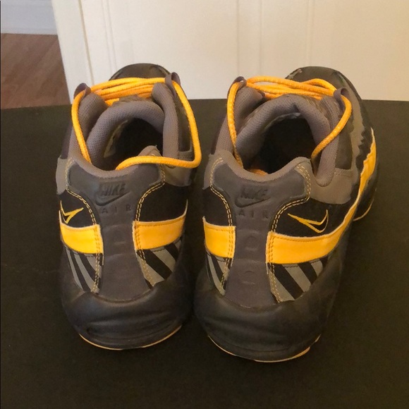 Men’s Nike Airmax - Picture 2 of 3